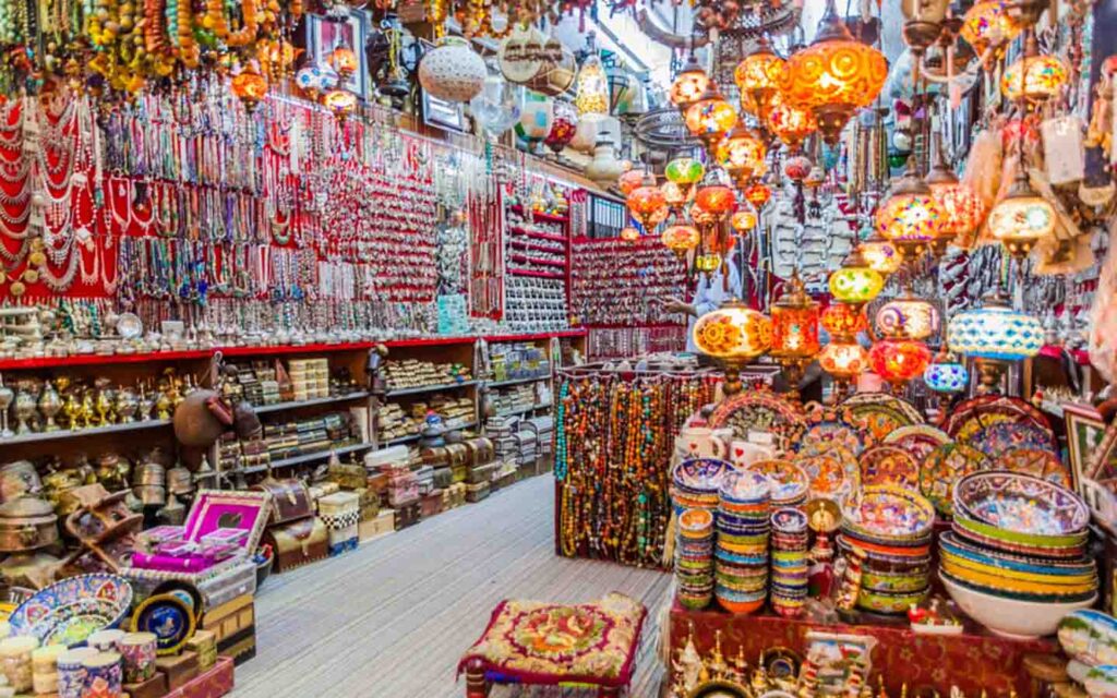 AlSouq (Traditional Market) أبو ظبي.